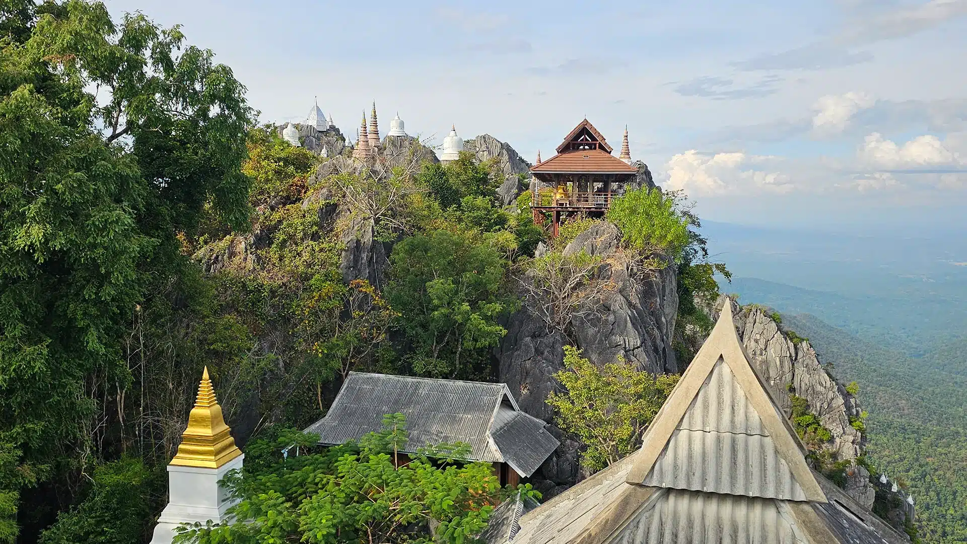 Floating Pagodas 18 | Sehenswürdigkeiten in Chiang Mai
