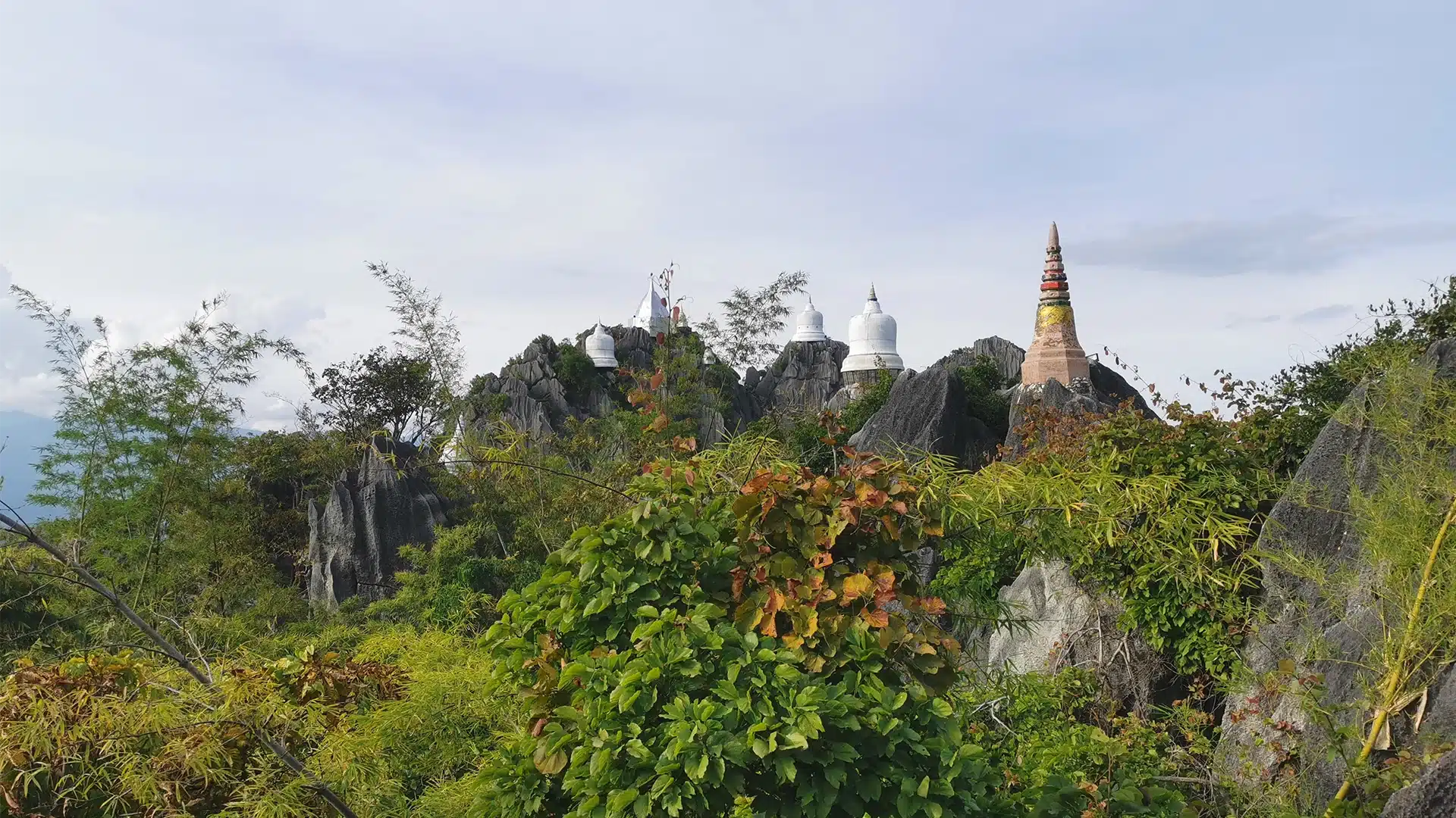 Floating Pagodas 25 | Sehenswürdigkeiten in Chiang Mai