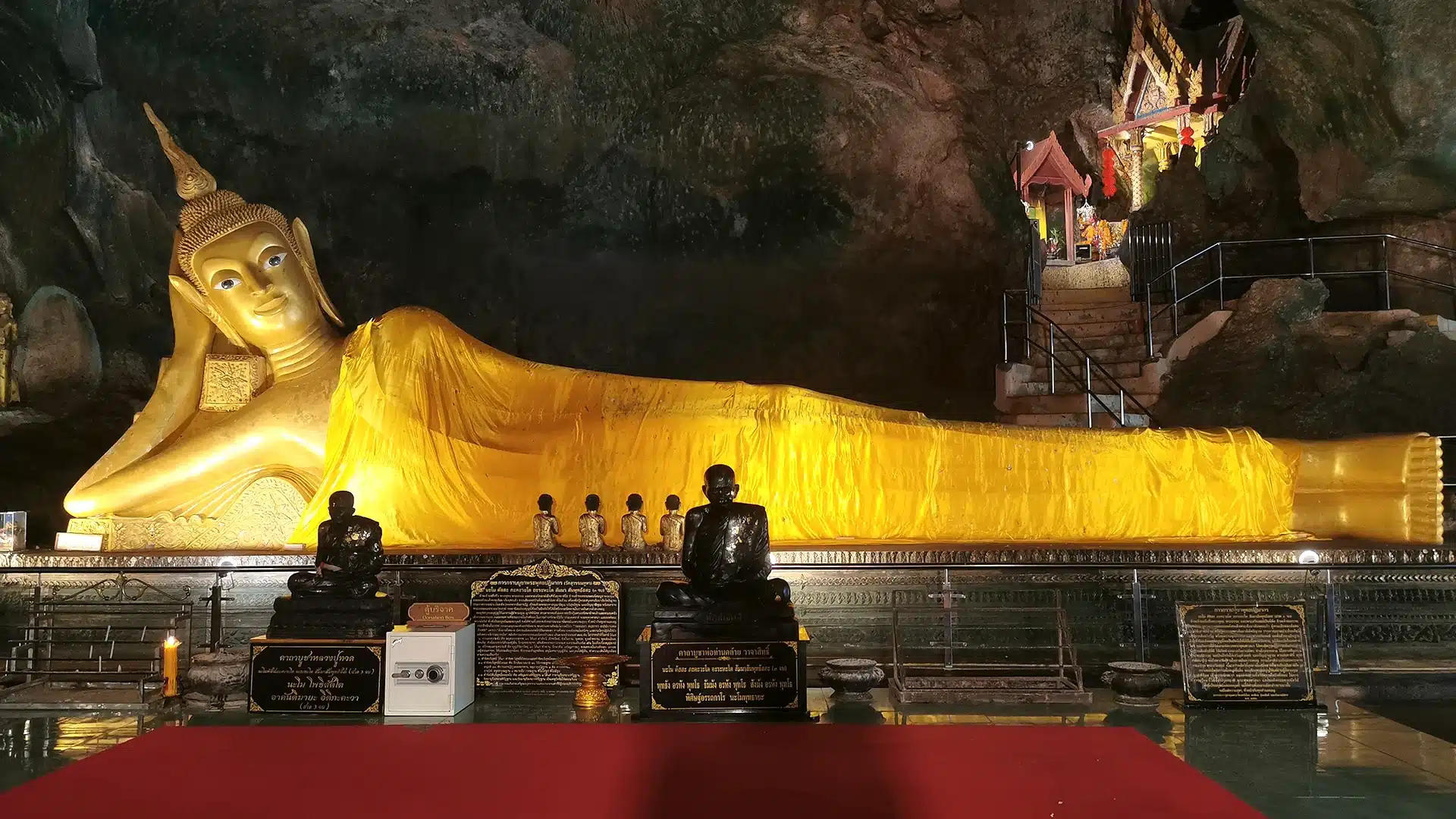 Affentempel Suwan Khuha 2 | Sehenswürdigkeiten in Phang-Nga